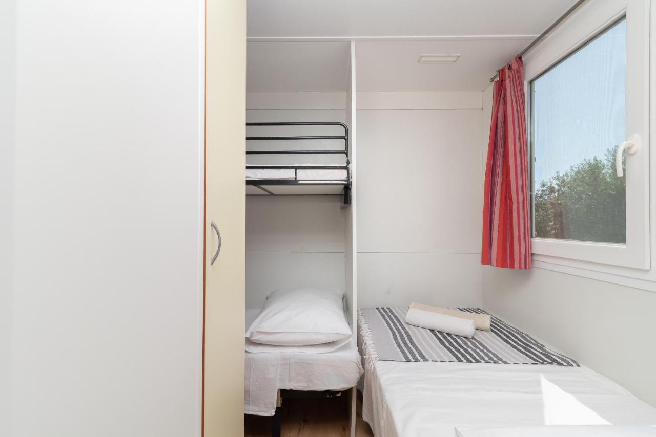 'Olive Grove' Camping House-Near The Beach Divulje Esterno foto