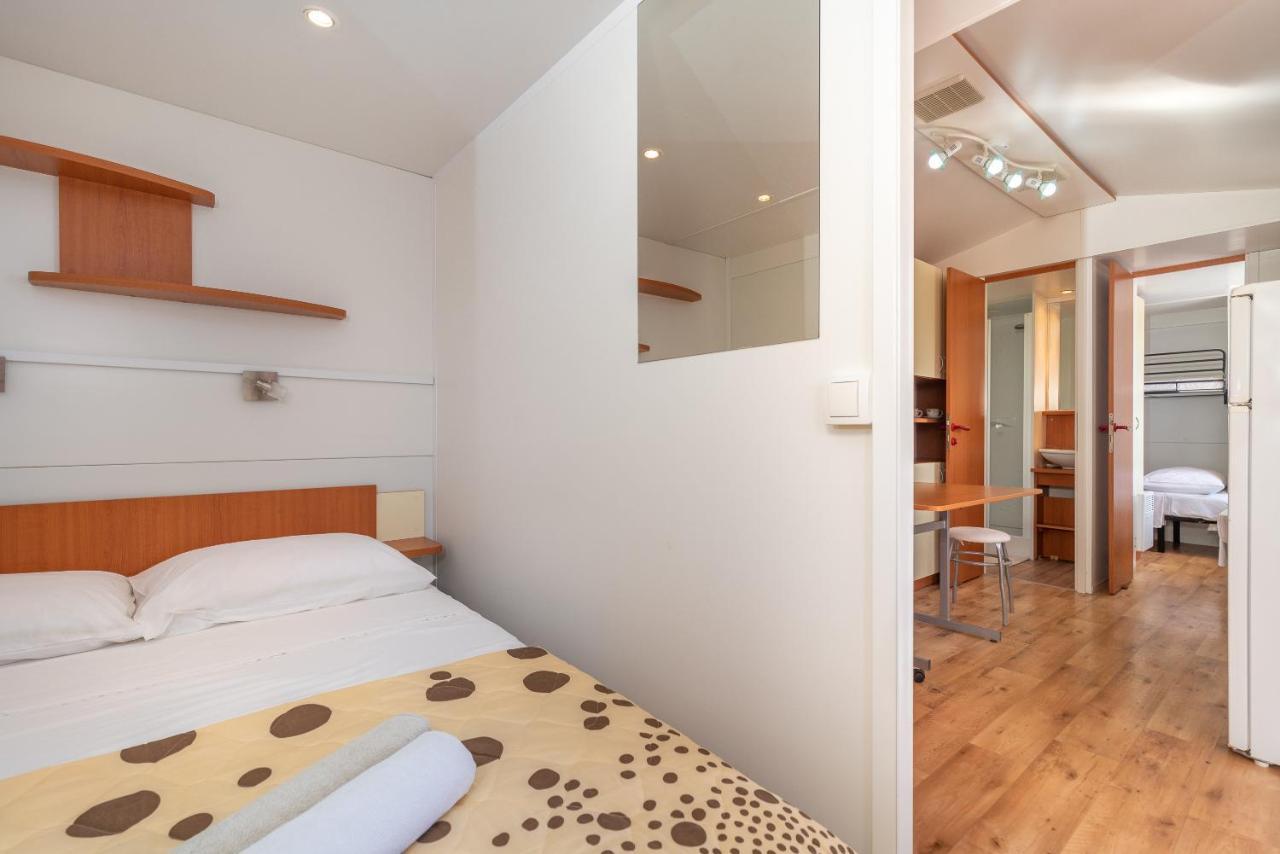 'Olive Grove' Camping House-Near The Beach Divulje Esterno foto